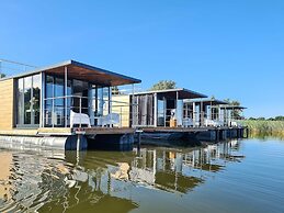 A Comfortable House on the Water for 6 People.-formerly TUI Ferienhaus