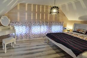 Holiday Apartment, Jezierzany