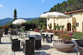 Estate in Monte Serra With Pool & Olive Trees