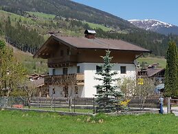 Apartment Johann in Wald im Pinzgau With Balcony