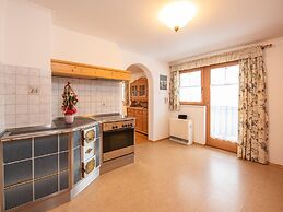 Apartment Johann in Wald im Pinzgau With Balcony