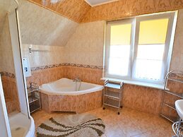 Holiday House With Sauna and Garden, Jaroslawiec