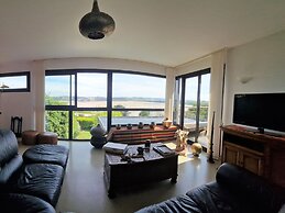 Architect Villa With Fantastic sea View, Locquirec