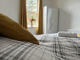 Bristol - 4 Beds - Sleeps 7 - For Groups - Garden