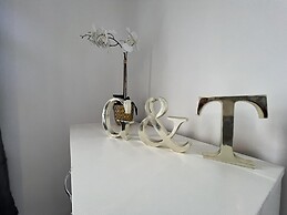 Bristol - 4 Beds - Sleeps 7 - For Groups - Garden