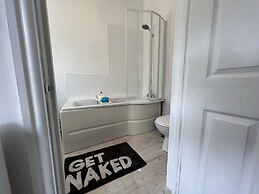 Bristol - 4 Beds - Sleeps 7 - For Groups - Garden