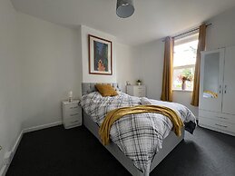 Bristol - 4 Beds - Sleeps 7 - For Groups - Garden