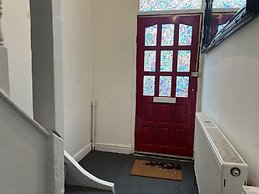 Bristol - 4 Beds - Sleeps 7 - For Groups - Garden