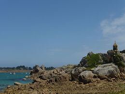 Nice Holiday Home Near the Beach