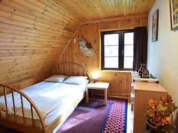 Holiday Home, Zuromino