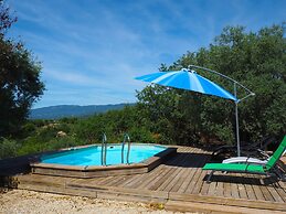 Nice Holiday Home With Private Pool in the Luberon Park, Grambois
