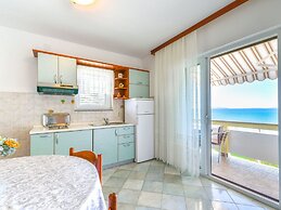 Apartments in House Liveric, in Vir at the Beach