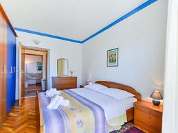 Apartments in House Liveric, in Vir at the Beach