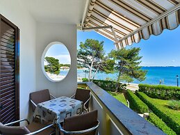 Apartments in House Liveric, in Vir at the Beach