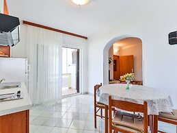 Apartments in House Liveric, in Vir at the Beach