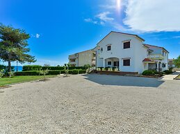 Apartments in House Liveric, in Vir at the Beach