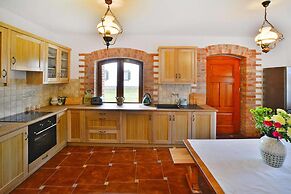 Comfortable Rural Holiday Home, Grabczyn