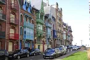 Semi-detached House, Rieux