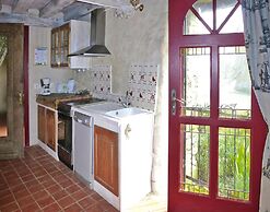 Semi-detached House, Saint-lo-d