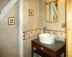 Semi-detached House, Saint-lo-d