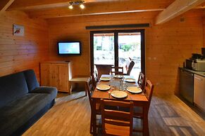 Terraced Houses Close to the Beach, Sianozety