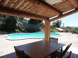 Pretty, Spacious Holiday Home With Private Pool
