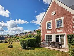 Apartment in Residence & Spa With Common Pool and Sauna, Houlgate