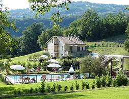 Holiday House With Private Garden in Redortiers