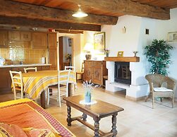 Holiday House With Private Garden in Redortiers