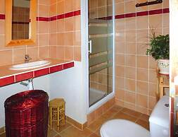 Holiday House With Private Garden in Redortiers