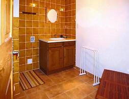 Holiday House With Private Garden in Redortiers