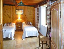Holiday House With Private Garden in Redortiers