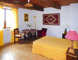 Holiday House With Private Garden in Redortiers