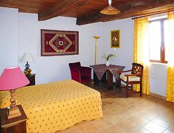 Holiday House With Private Garden in Redortiers