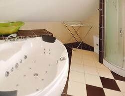 Spacious Holiday Home, Kolczewo