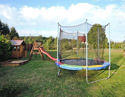 Spacious Holiday Home, Kolczewo