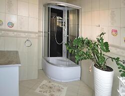 Spacious Holiday Home, Kolczewo