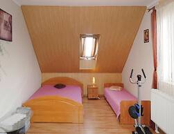 Spacious Holiday Home, Kolczewo