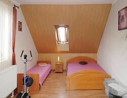 Spacious Holiday Home, Kolczewo
