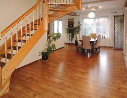 Spacious Holiday Home, Kolczewo