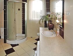 Spacious Holiday Home, Kolczewo