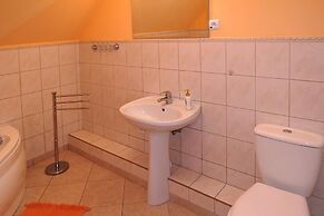 Holiday Home in Dargobadz With Fenced Garden