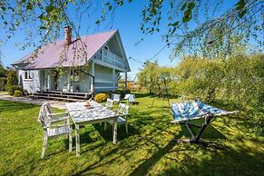 Large Holiday House With Terrace, Bobolin