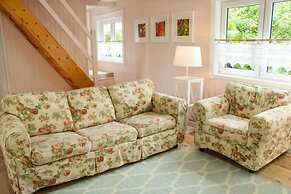 Large Holiday House With Terrace, Bobolin