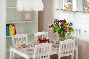 Large Holiday House With Terrace, Bobolin