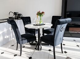 Nice Apartment Overlooking the River in Dziwnow