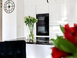 Nice Apartment Overlooking the River in Dziwnow