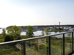 Nice Apartment Overlooking the River in Dziwnow