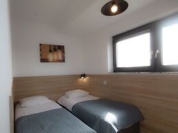 Holiday Apartment Near the Sea, Sianozety