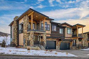 Ski La Vie by Avantstay Hot Tub + Game Room, Near the Ski Slopes